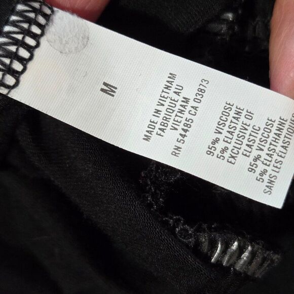 EUC WORN ONCE AERIE BLACK SCOOP NECK SLEEVELESS ROMPER SIZE M - Picture 12 of 16